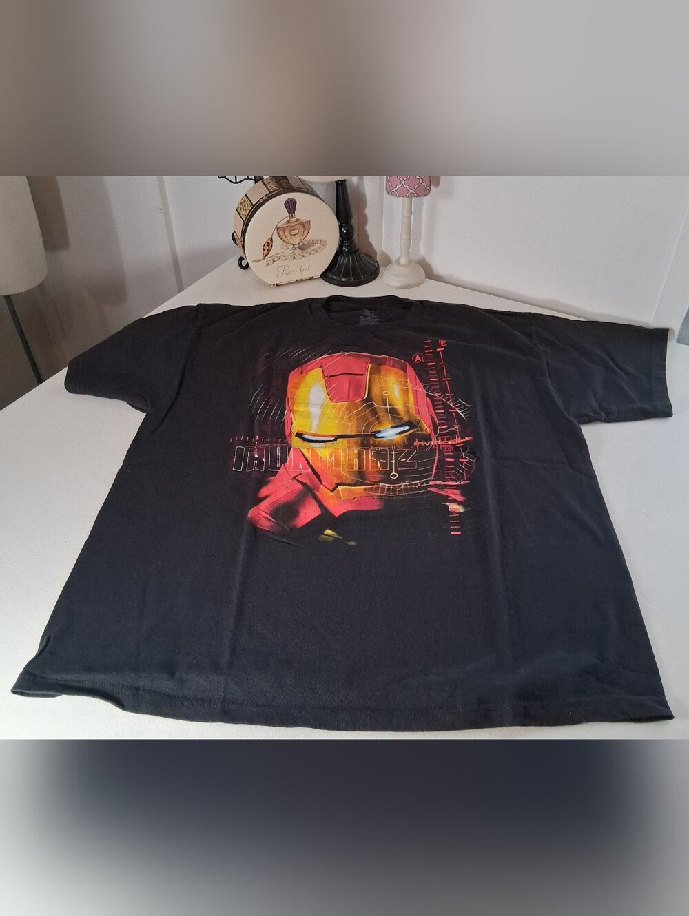2 Men's T Shirts Pre-Owned Bundle 1 Iron Man 1 Christmas Sz XL